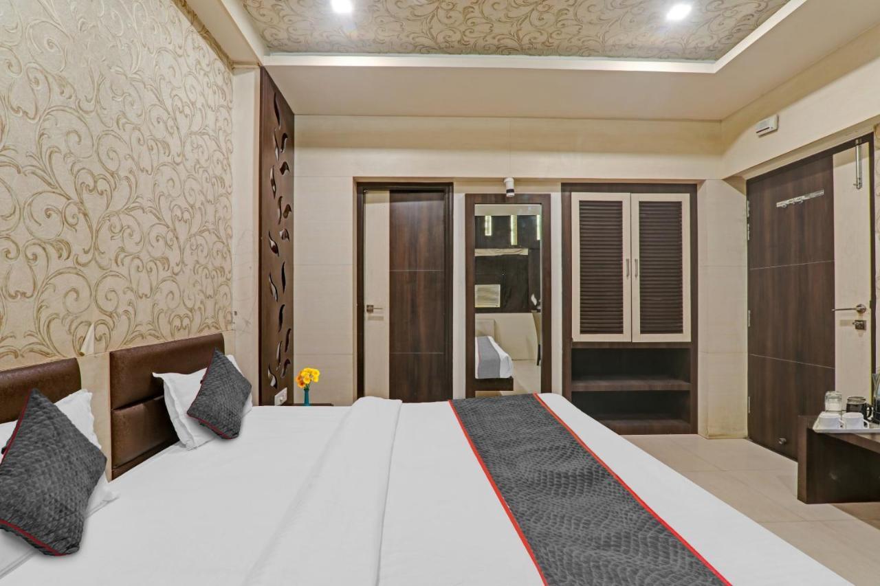 Townhouse 1182 Hotel Tirupati Galaxy 칸푸르 외부 사진