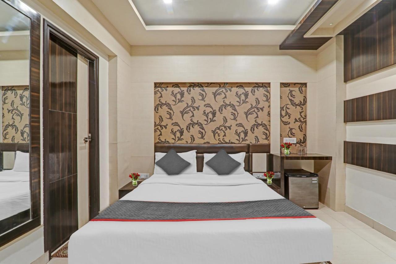 Townhouse 1182 Hotel Tirupati Galaxy 칸푸르 외부 사진