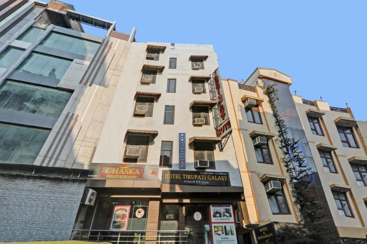Townhouse 1182 Hotel Tirupati Galaxy 칸푸르 외부 사진