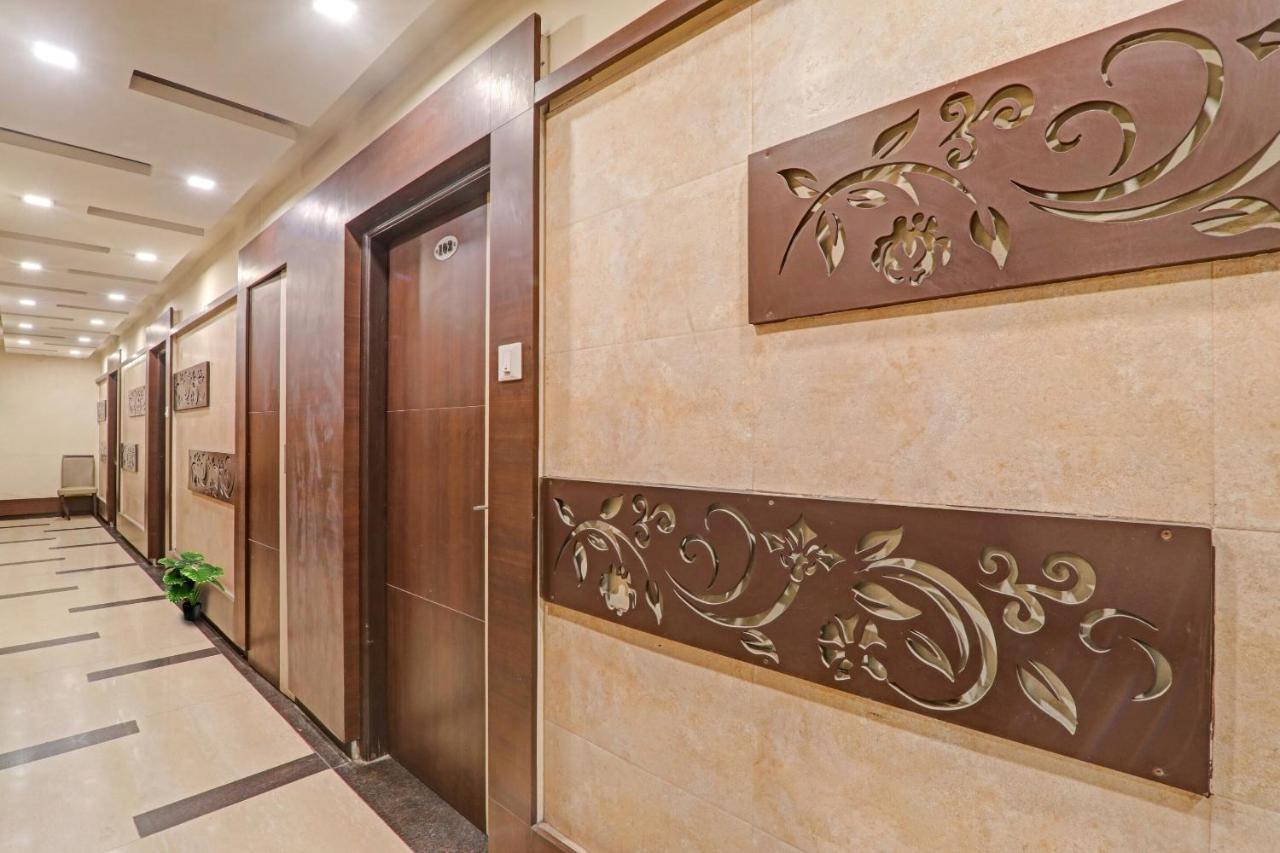 Townhouse 1182 Hotel Tirupati Galaxy 칸푸르 외부 사진