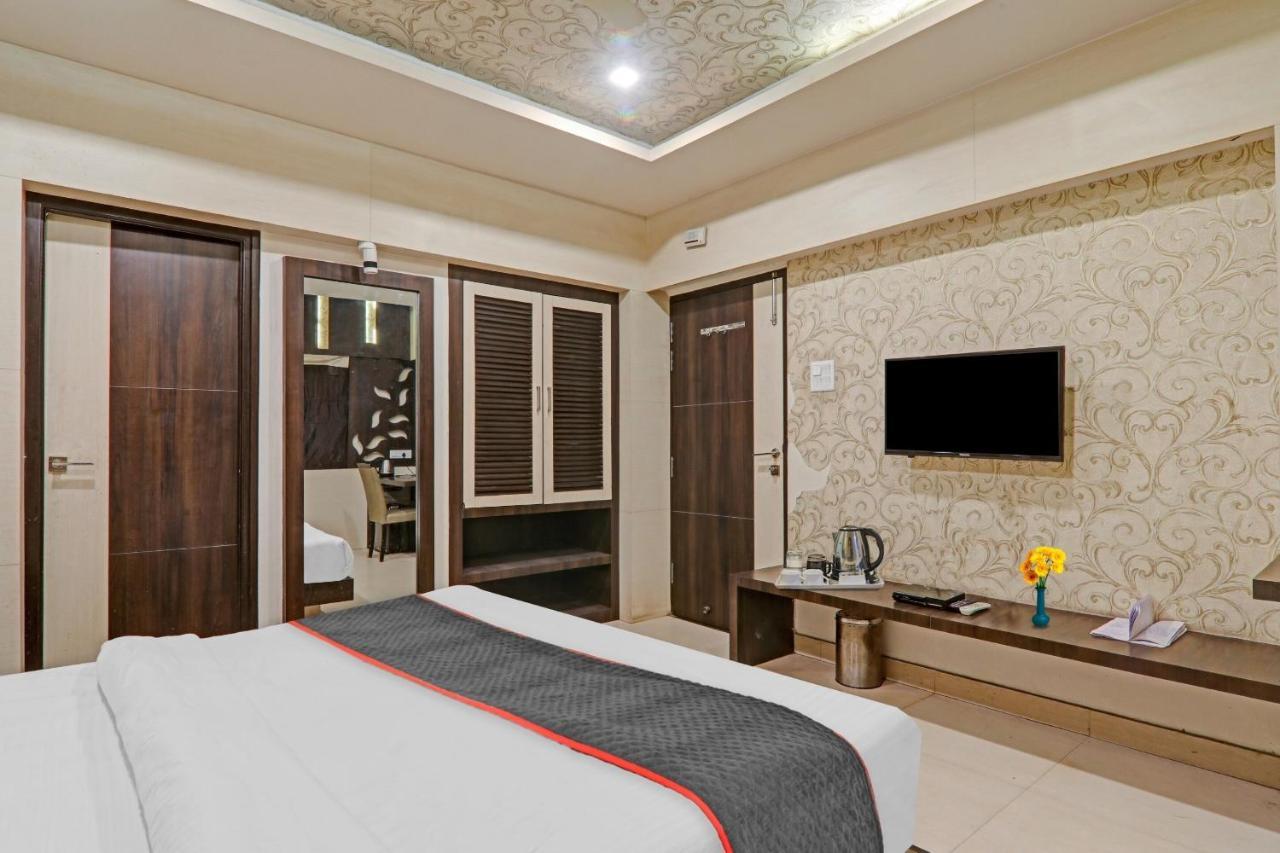 Townhouse 1182 Hotel Tirupati Galaxy 칸푸르 외부 사진