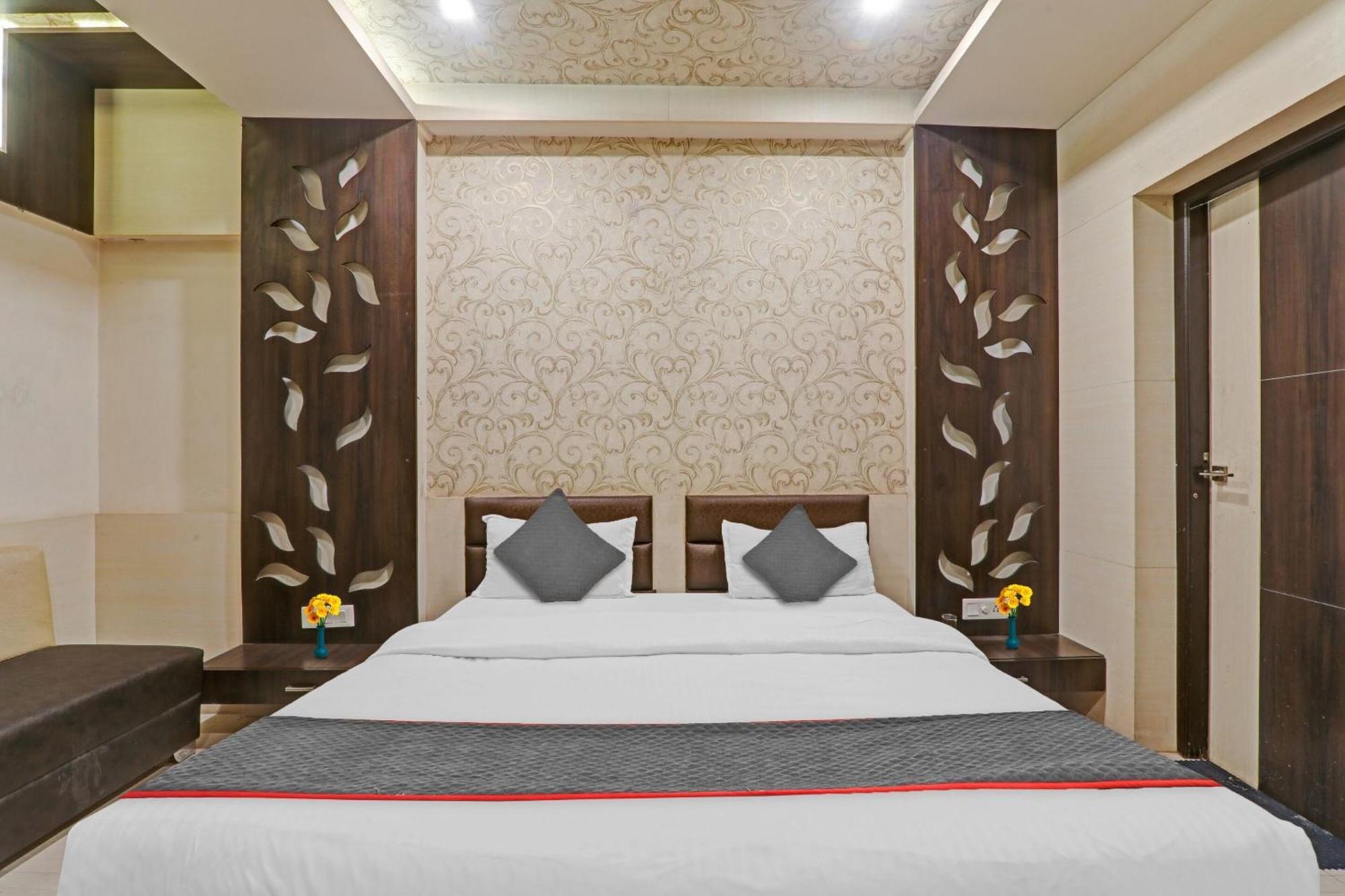 Townhouse 1182 Hotel Tirupati Galaxy 칸푸르 외부 사진