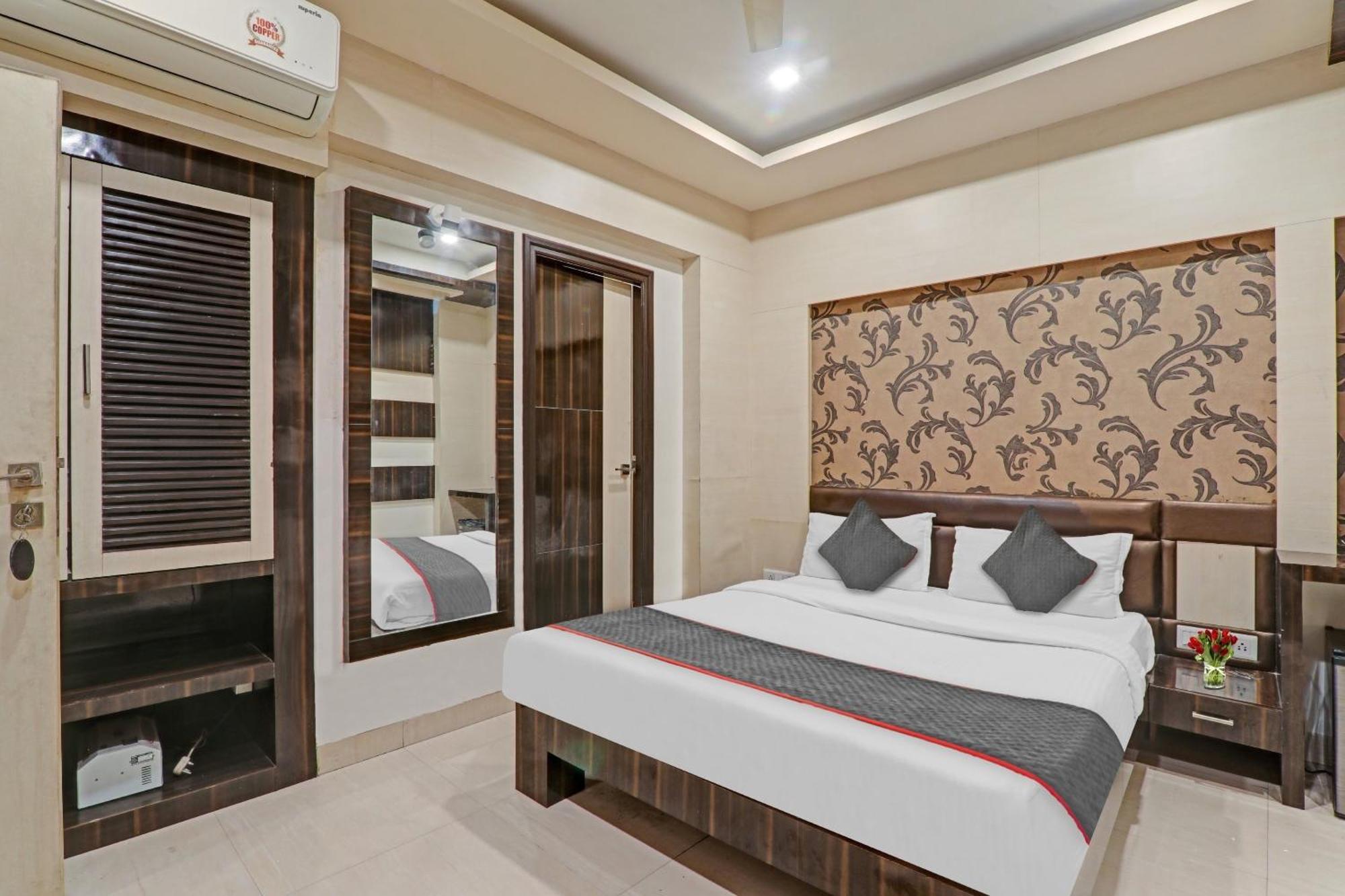 Townhouse 1182 Hotel Tirupati Galaxy 칸푸르 외부 사진